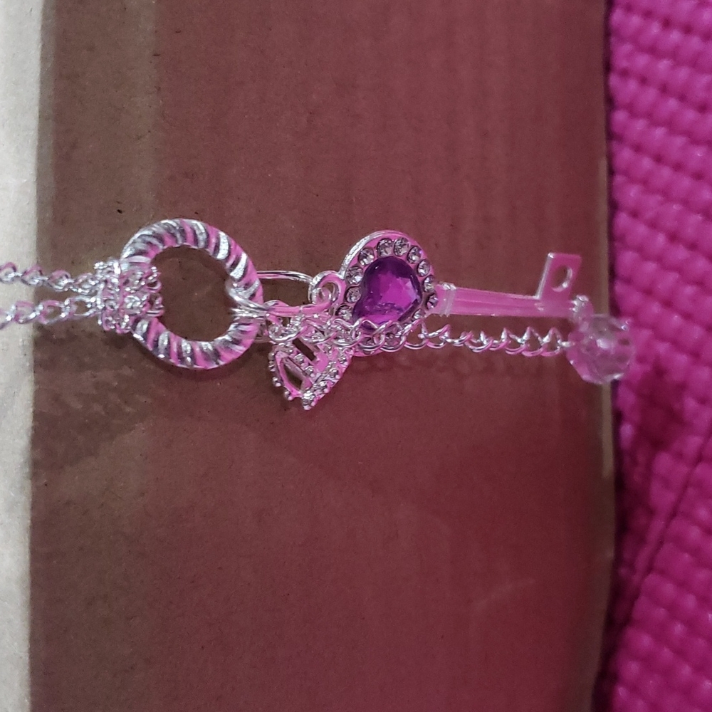 🔑 Key Necklace - Picture 4 of 5